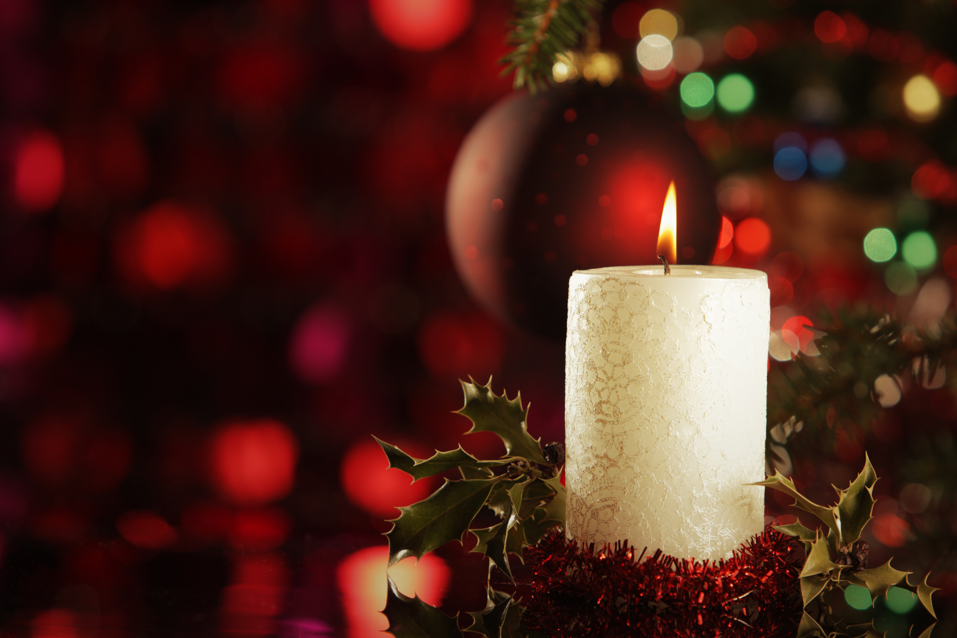 10 Holiday Candles to Help You Get Into The Spirit