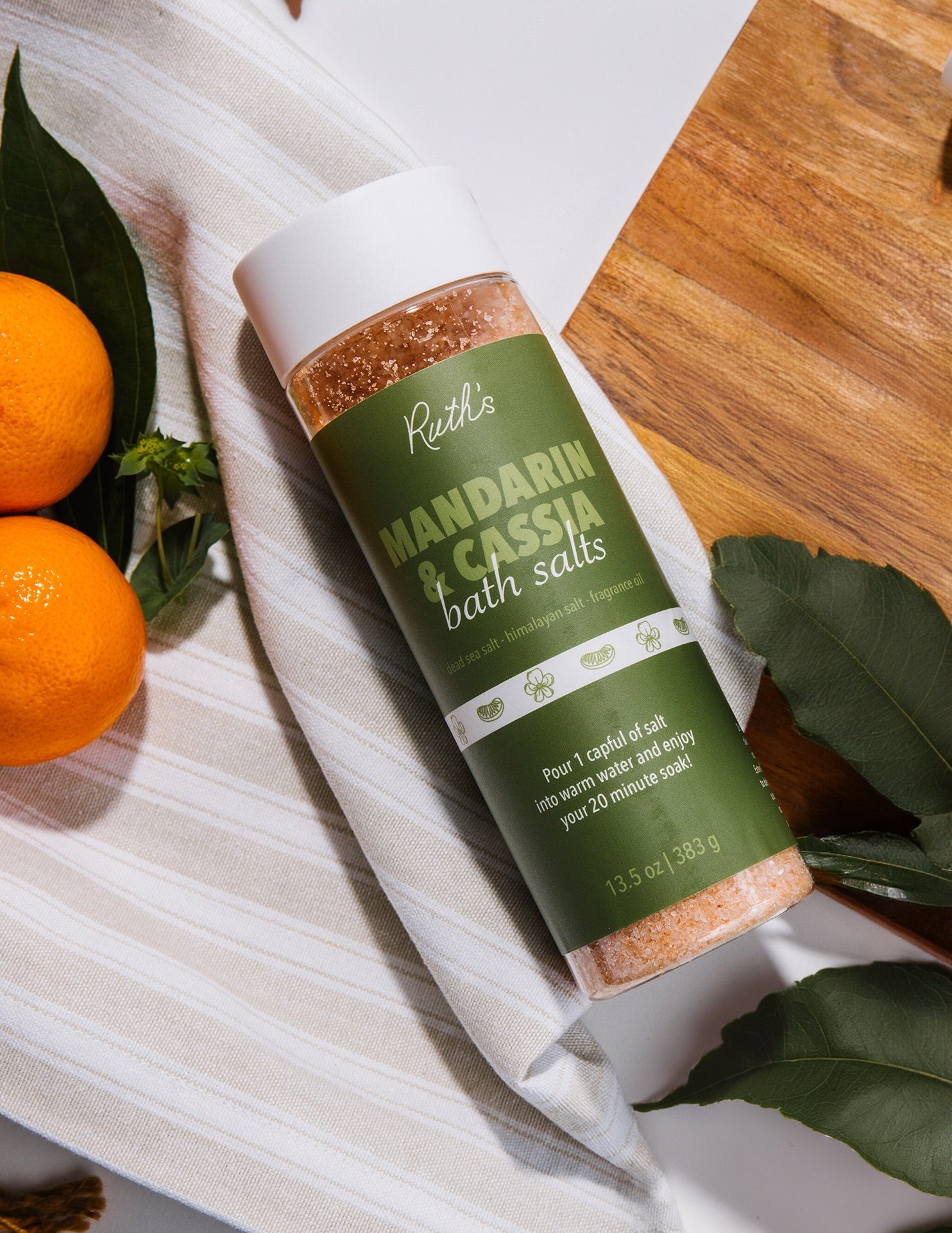 Mandarin &amp; Cassia Bath Salt Lifestyle Photo