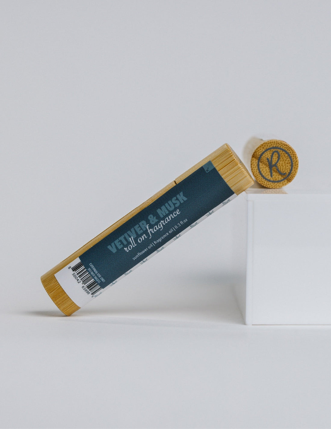 Vetiver & Musk Roll On Fragrance oil with lid