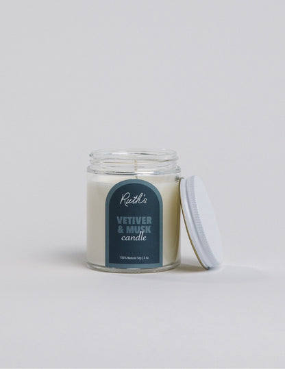 Vetiver &amp; Musk Candle open