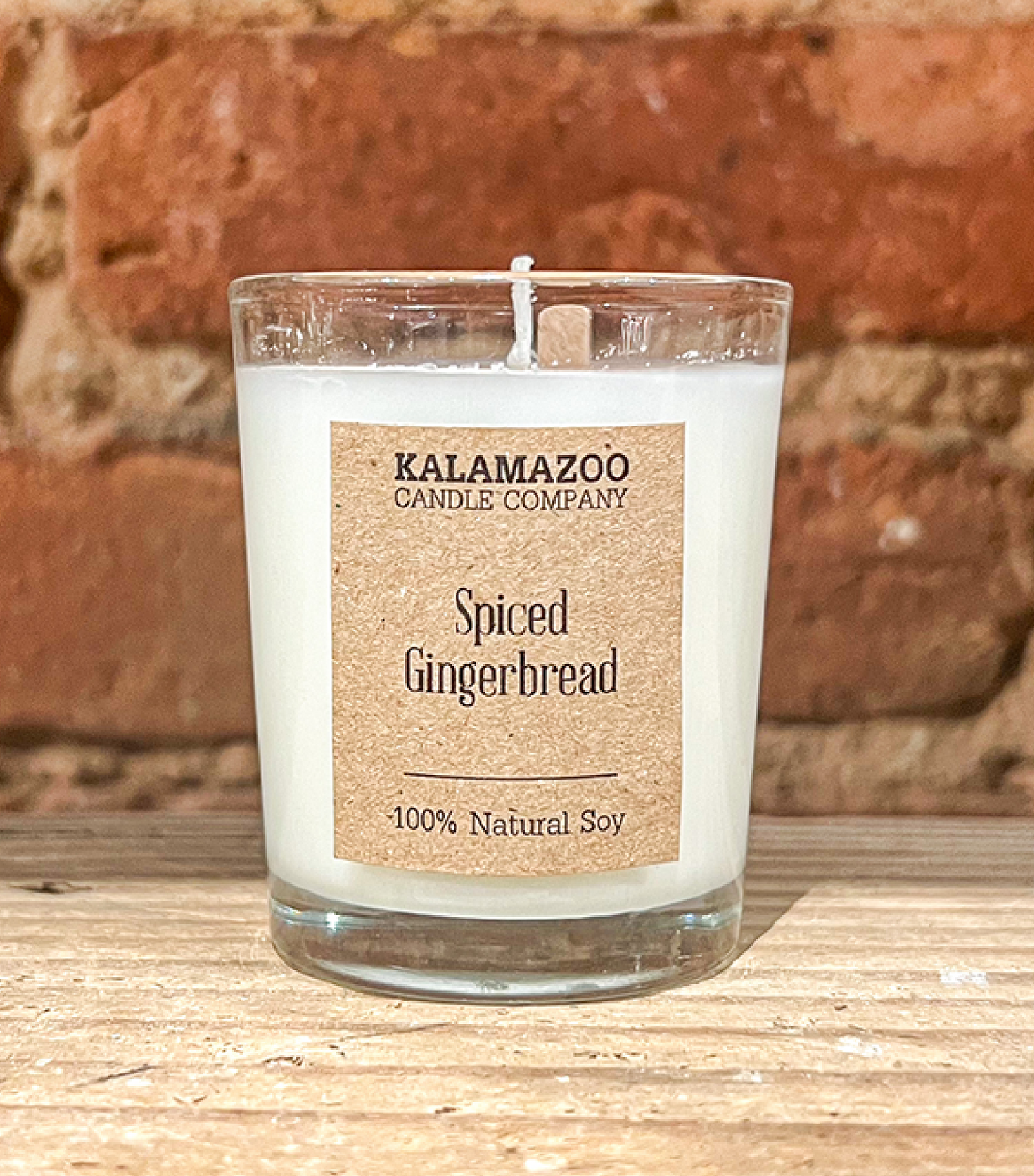White ginger, allspice, red nutmeg, and cinnamon folded into creamy vanilla and buttery toffee, finished with hints of mellow musk and white cocoa. Made In Kalamazoo, MI.