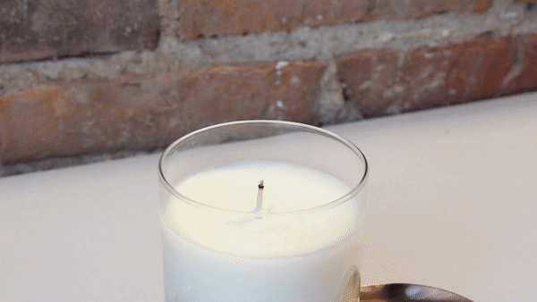 GIF of a wick being trimmed